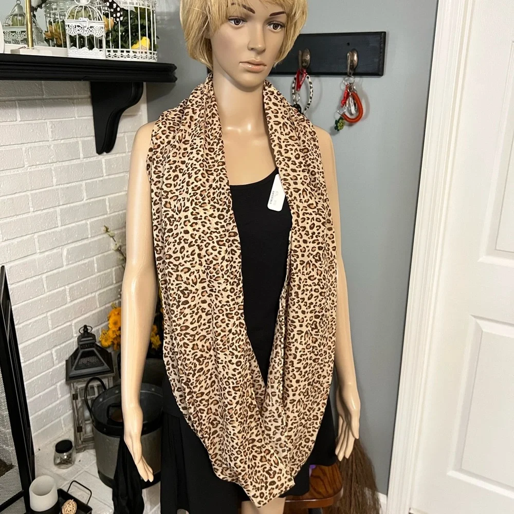 Set of‎ 2 Scarfs NWT.
